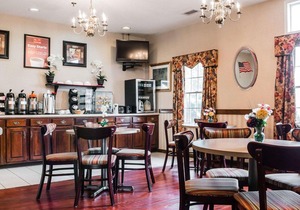 Econo Lodge Inn & Suites Grand Rapids