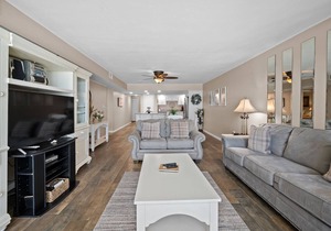 Edgewater West 31 ~ Outdoor Pool + $400 in FREE Activities Daily ~ Zoo/Parasailing/Golf + More