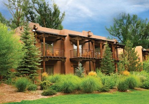 El Monte Sagrado Living Resort & Spa