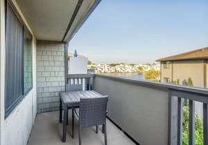 Elegant Foster City 1BR w/Gym, Pool, W/D, near highways, by Blueground