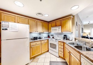 Elegant pool-view condo with free attraction tickets, balcony, & hot tub/pool