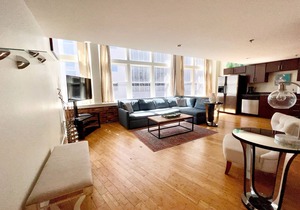 Enjoy extra savings | no rental car needed! Walk to Broadway! The Dolly Loft by Music City Loft