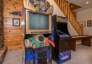 Enjoy lake access and ski slope views!