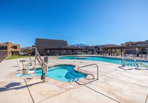 Escape On The 18th Hole at The Ledges Golf Club *Resort Amenities Included!