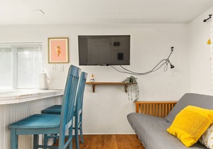 Excellent Location, *Pet Friendly*, 2 Blocks From Beach, Kitchen, WiFi, Community BBQ, Unit 7