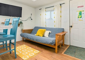 Excellent Location, *Pet Friendly*, 2 Blocks From Beach, Kitchen, WiFi, Community BBQ, Unit 7