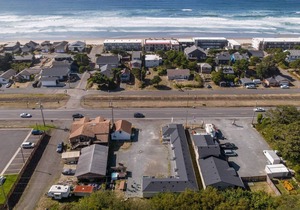 Excellent Location, *Pet Friendly*, 2 Blocks From Beach, Small Kitchen, WiFi, Fire-Pit, Unit #2