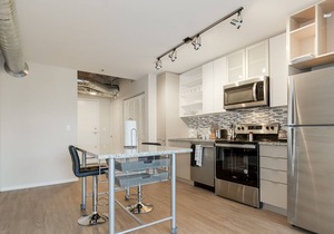 Experience Serenity in an Elegant Accommodation with a Heavenly Rooftop Haven 31