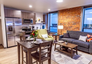 Extraordinary 1 Bed Travel Apartment Steps From the Spokane Convention Center
