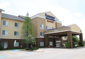 Fairfield Inn & Suites Denton