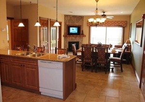 Fall colors! WG resort, Close to downtown, Indoor waterpark, breathtaking views