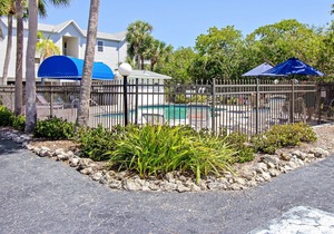Family-Friendly Condo with Shared Pool, High-Speed Internet, and Central AC!
