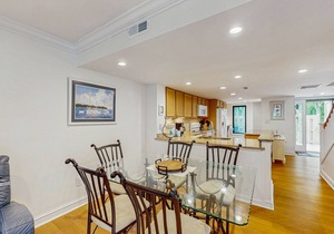 Family-Friendly Townhome with Shared Pool, Golf Course Views, and Beach Access