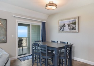 First Flight Retreat 105: Oceanfront, 2 bedroom condo, community pool, fitness c