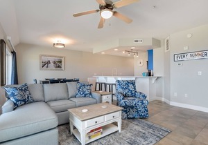 First Flight Retreat 105: Oceanfront, 2 bedroom condo, community pool, fitness c