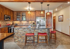 Fraser condo with Mountain Views | Hot Tub & Patio