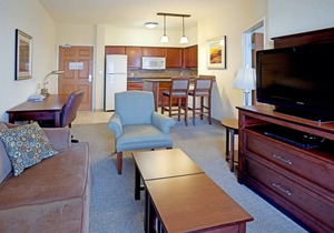 Free Breakfast Buffet. Only a Few Miles to Great Beaches!