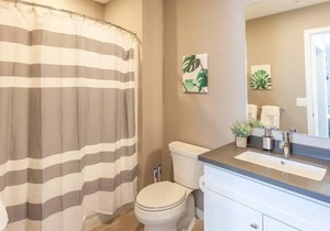 Frontdesk | Spacious 1 BR in Business District