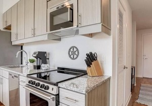 Frontdesk | Spacious Studio near Sloss Furnaces