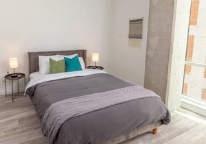 Frontdesk | Trendy and Bright 1 BR Apt