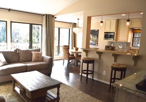Fully Renovated Top-Floor Sea Pines Villa near Harbour Town in Lighthouse Tennis