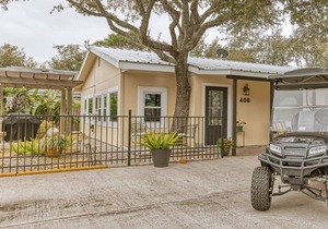 Fulton cottage Steps from the Bay with golf cart!
