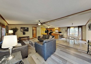 Fun Group Villa w/3 Bedrooms & 2 Baths in the Island Club - Sleeps 10 - IC74