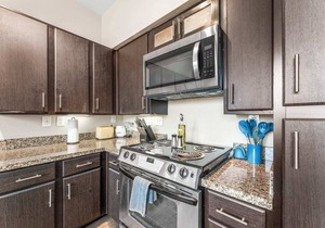 Fun SoCo 1BR King Suite w/GymPickleballLaundry