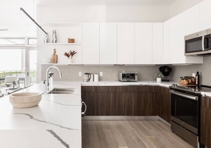 Gameday Oasis | Private Balcony | Jefferson Park | Tesoro