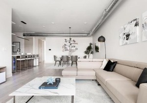 Gameday Oasis - Private Balcony - Jefferson Park - Tesoro