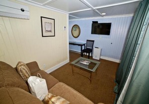 Georgianne Inn & Suites check in 212 Butler Ave