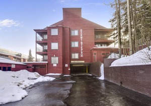 Giant Steps #44 - ski in/out - great location to the slopes