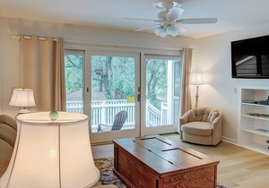 Golf course villa with pool & tennis access - walk to the ocean beach!