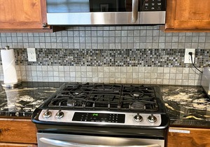 Gorgeous luxury top floor condo! Stunning Mountain Views! Private decks! Garage
