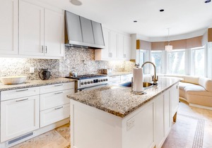 Grand oceanfront getaway with a sundeck, pools & beach access