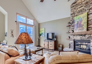 Great 2 bedroom condo right on Main Street, Frisco! Awesome location!