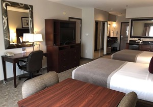 GREAT FIND! 2 COMFY UNITS AND POOL.