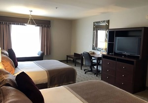 GREAT FIND! 2 COMFY UNITS AND POOL.