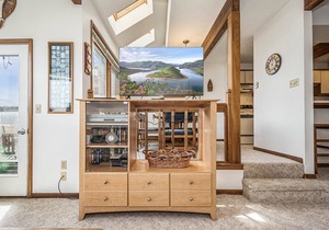 Great lake views from this Centrally Located Townhome