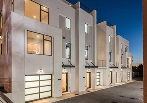 Gulch · 4 Connecting Condos, Sleeps 38, Firepits, Garages, Rooftops decks, Great Views, Security