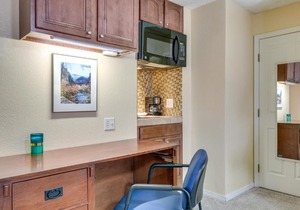 Half-Mi to Light Rail Greenwood Village Studio
