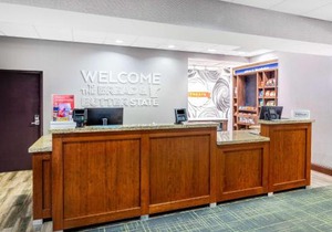 Hampton Inn & Suites Minneapolis St. Paul Airport - Mall of America