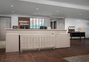 Hampton Inn & Suites Omaha-Downtown