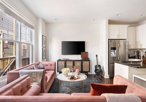 Hart Suite 13 by AvantStay | Gorgeous Town House w/Modern Amenities!