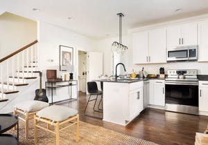 Hart Suite 8 by AvantStay | Gorgeous Town House w/Modern Amenities!