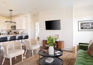 Hart Suite 9 by AvantStay | Gorgeous Town House w/Modern Amenities!