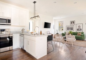 Hart Suite 9 by AvantStay | Gorgeous Town House w/Modern Amenities!
