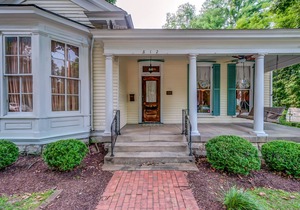 Historic Home in Downtown Franklin - Walk to ALL the Charm & Convenience