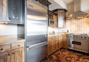 Holiday Stays Open! Penthouse with Ski-in/Ski-out Access and Private Hot Tub!