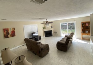 Home Between Seaworld & Six Flags